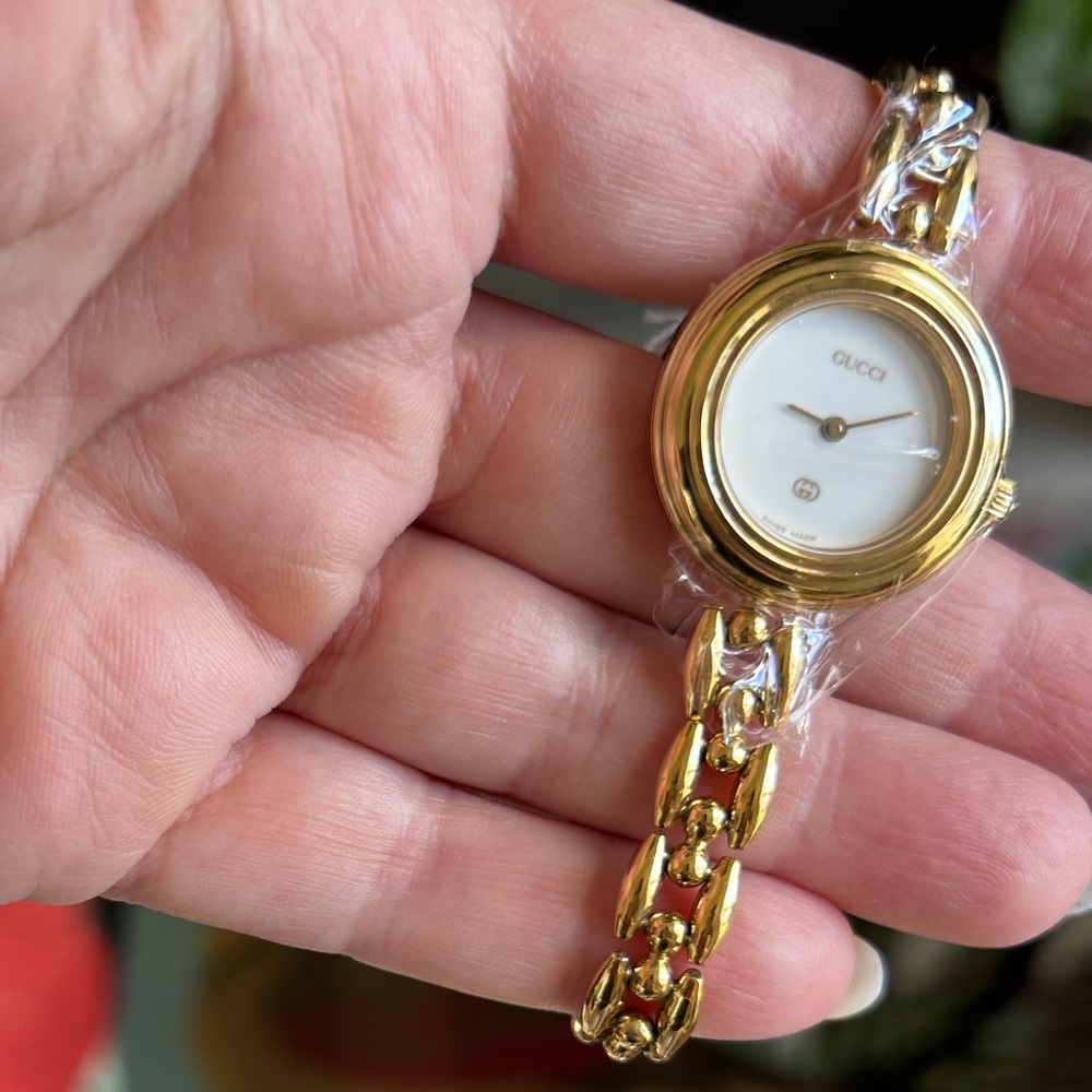 RARE!! Vintage Gucci 14k Gold Plated Watch Set with Bezels - Picture 4 of 9
